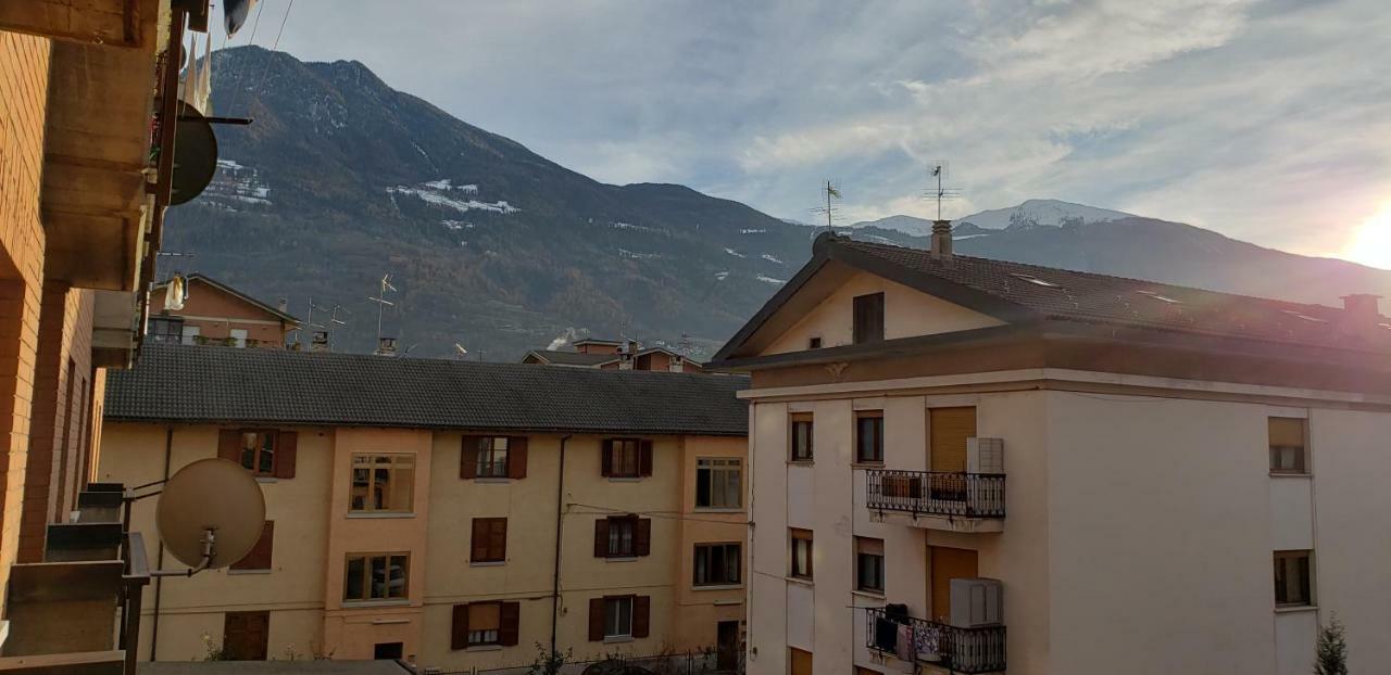 Le Chat A Pois Aosta Esterno foto