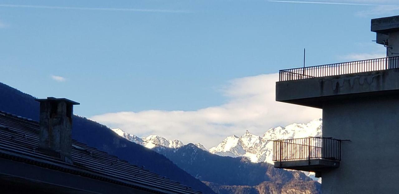 Le Chat A Pois Aosta Esterno foto